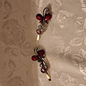 Costume jewellery hair clips